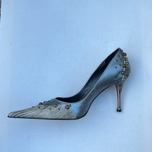 Juno grey heels. Amazing pointy toes and gorgeous heels.